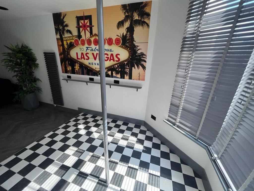 The White House Vegas Suites ブラックプール エクステリア 写真